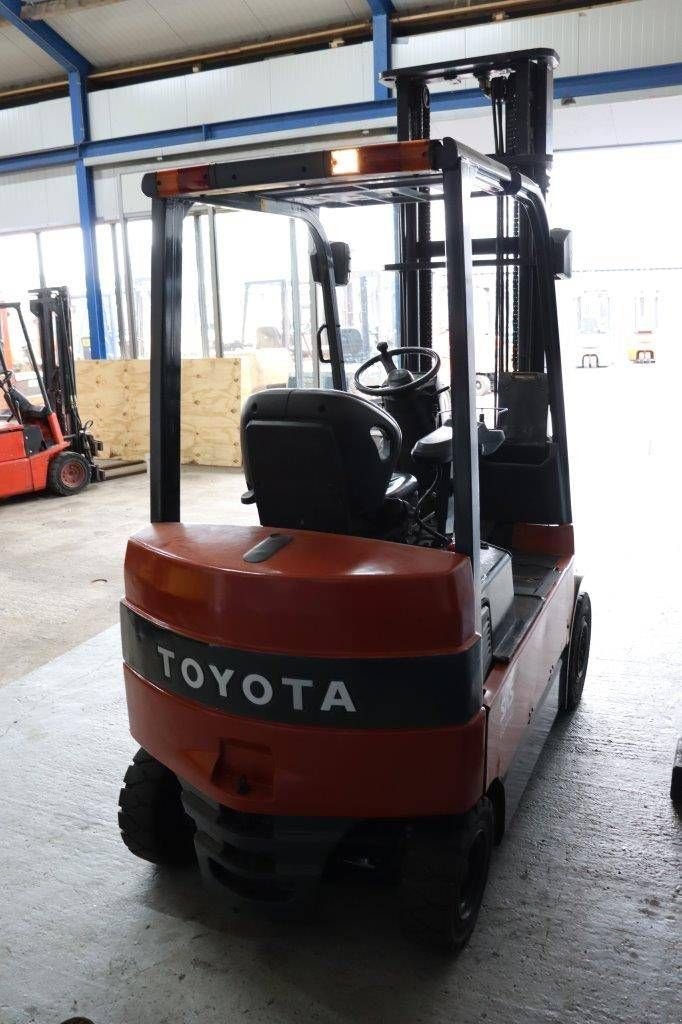 Frontstapler del tipo Toyota 7FBMF25, Gebrauchtmaschine en Antwerpen (Imagen 5)