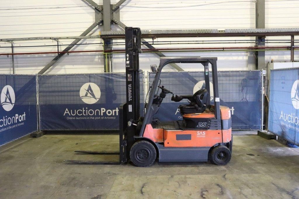 Frontstapler typu Toyota 7FBMF25, Gebrauchtmaschine w Antwerpen (Zdjęcie 2)