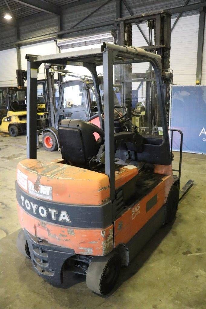 Frontstapler des Typs Toyota 7FBMF25, Gebrauchtmaschine in Antwerpen (Bild 5)