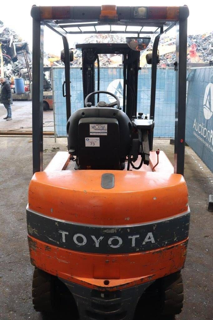 Frontstapler del tipo Toyota 7FBMF25, Gebrauchtmaschine en Antwerpen (Imagen 4)