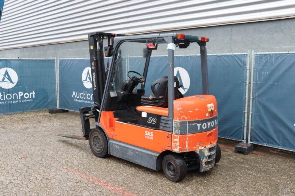 Frontstapler typu Toyota 7FBMF30, Gebrauchtmaschine w Antwerpen (Zdjęcie 3)