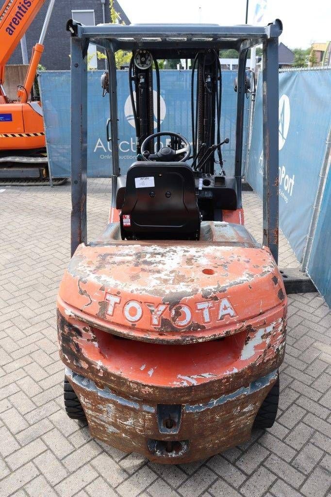 Frontstapler typu Toyota 7FDF25, Gebrauchtmaschine w Antwerpen (Zdjęcie 4)