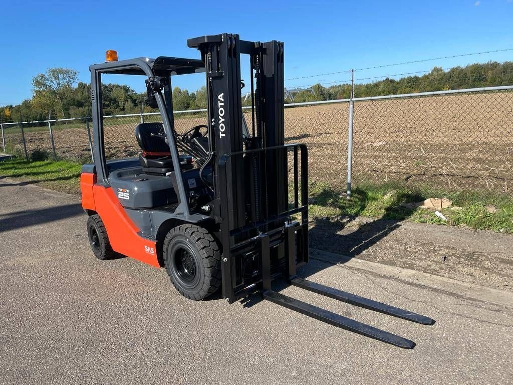 Frontstapler van het type Toyota 8 FD F 25, Neumaschine in Sittard (Foto 5)