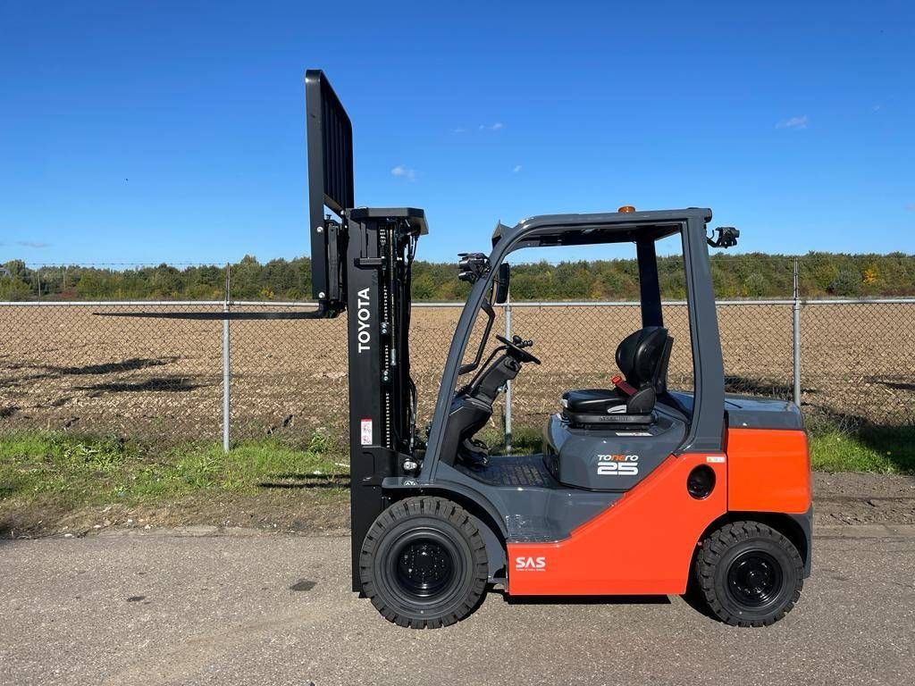 Frontstapler Türe ait Toyota 8 FD F 25, Neumaschine içinde Sittard (resim 8)