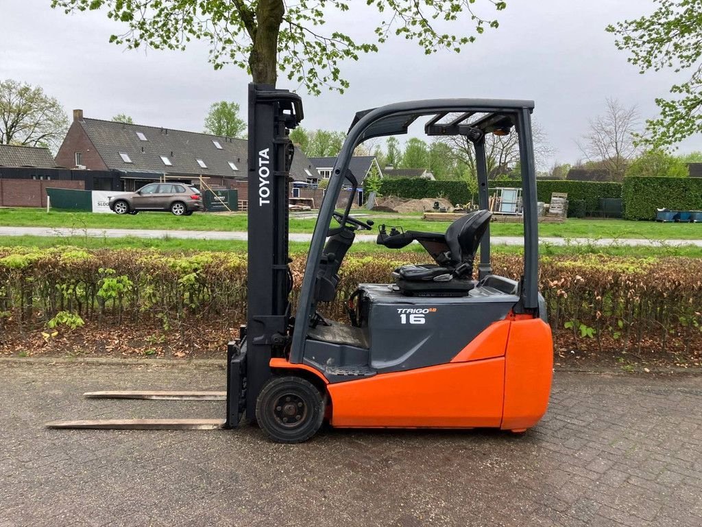 Frontstapler del tipo Toyota 8FBET16, Gebrauchtmaschine In Antwerpen (Immagine 2)