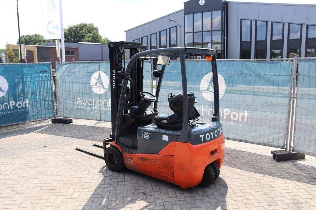 Frontstapler del tipo Toyota 8FBET18, Gebrauchtmaschine en Antwerpen (Imagen 3)