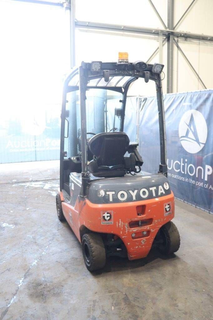 Frontstapler del tipo Toyota 8FBM18T, Gebrauchtmaschine en Antwerpen (Imagen 4)