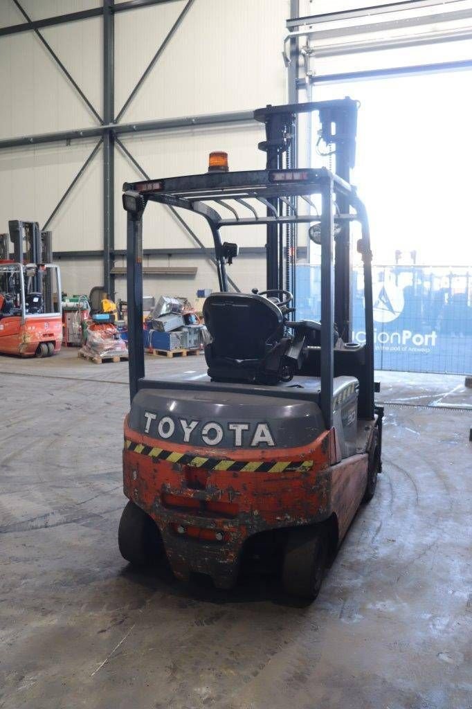 Frontstapler del tipo Toyota 8FBMKT30, Gebrauchtmaschine en Antwerpen (Imagen 7)