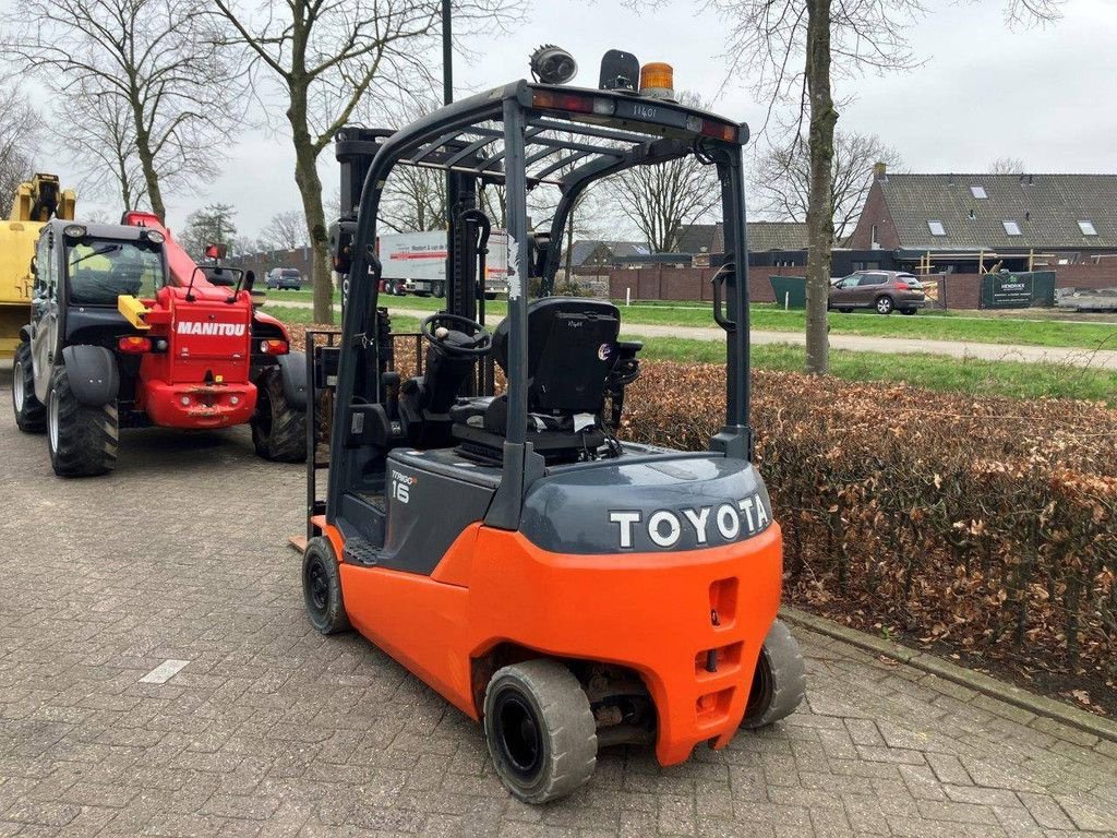 Frontstapler des Typs Toyota 8FBMT16, Gebrauchtmaschine in Antwerpen (Bild 3)