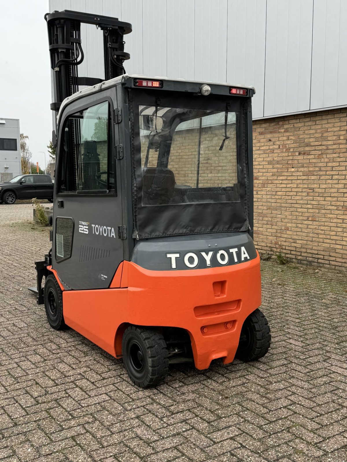 Frontstapler van het type Toyota 8FBMT25, Gebrauchtmaschine in Oldenzaal (Foto 3)