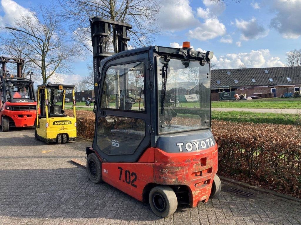 Frontstapler of the type Toyota 8FBMT30, Gebrauchtmaschine in Antwerpen (Picture 3)