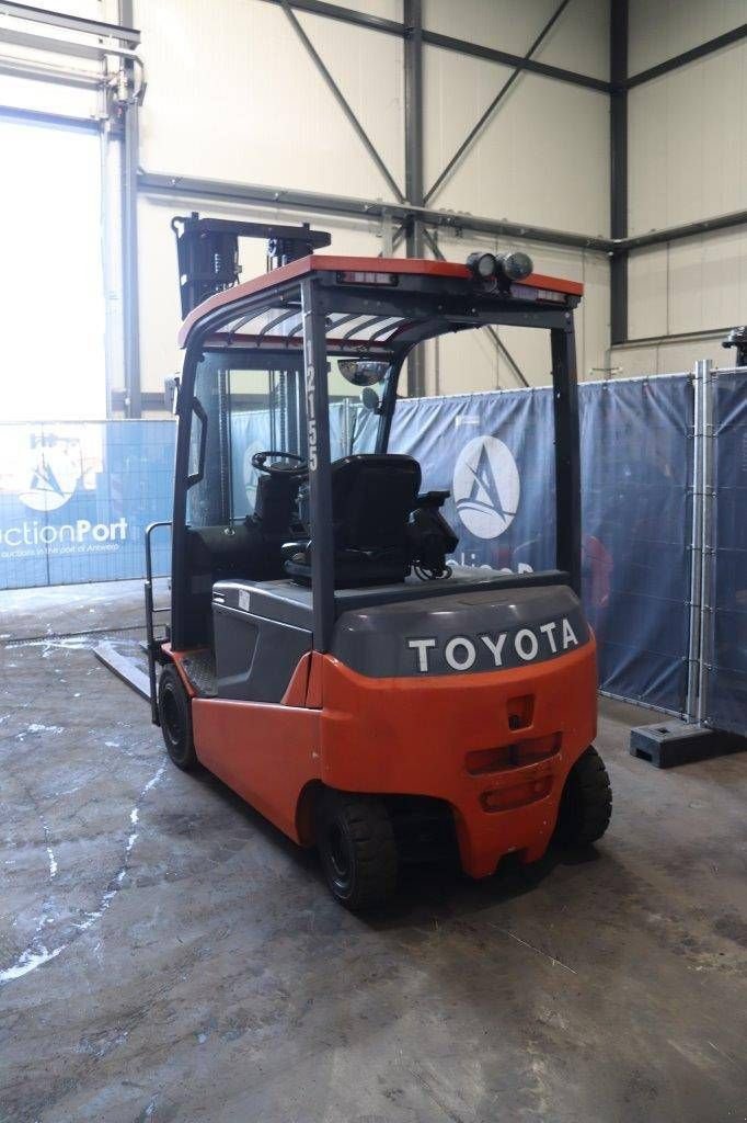 Frontstapler typu Toyota 8FBMT35, Gebrauchtmaschine w Antwerpen (Zdjęcie 4)