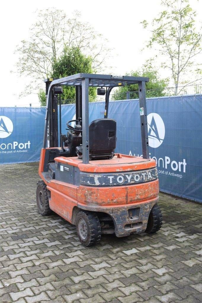 Frontstapler des Typs Toyota FBM25, Gebrauchtmaschine in Antwerpen (Bild 4)