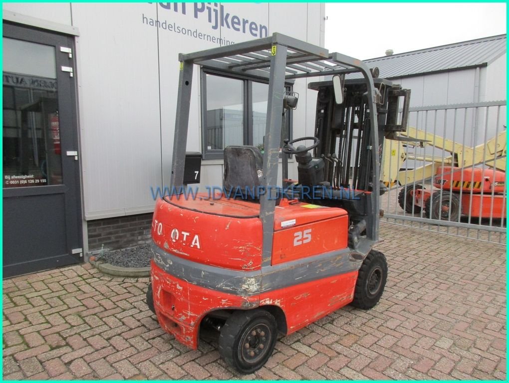 Frontstapler del tipo Toyota FBMF25, Gebrauchtmaschine In IJsselmuiden (Immagine 10)