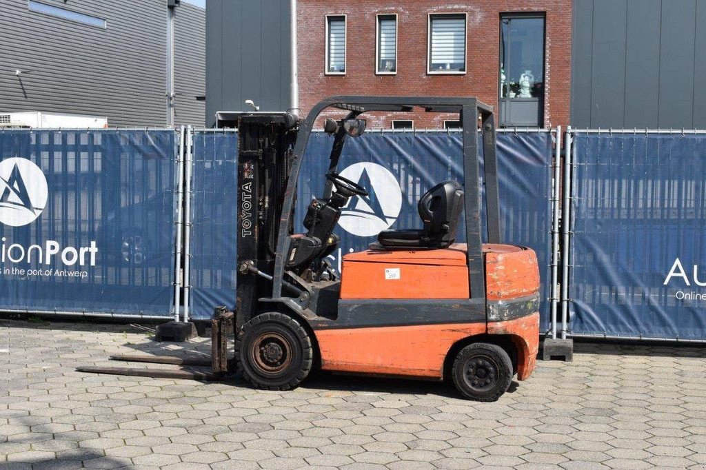 Frontstapler Türe ait Toyota FBMF25, Gebrauchtmaschine içinde Antwerpen (resim 3)