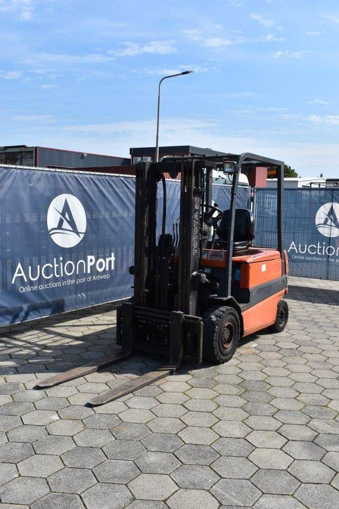 Frontstapler Türe ait Toyota FBMF25, Gebrauchtmaschine içinde Antwerpen (resim 10)