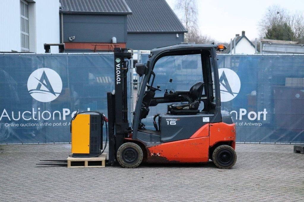 Frontstapler del tipo Toyota Traigo 16, Gebrauchtmaschine In Antwerpen (Immagine 2)