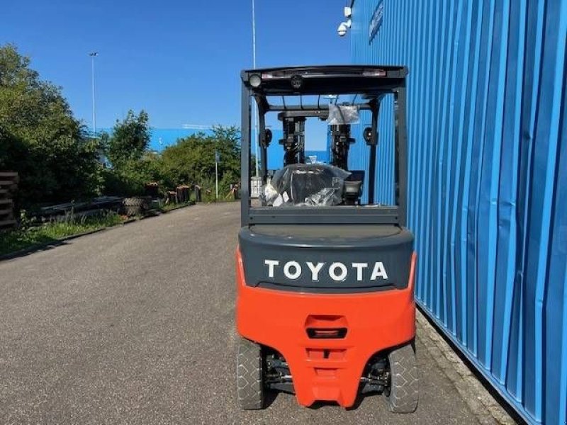 Frontstapler van het type Toyota Traigo 80, Neumaschine in Sittard (Foto 4)