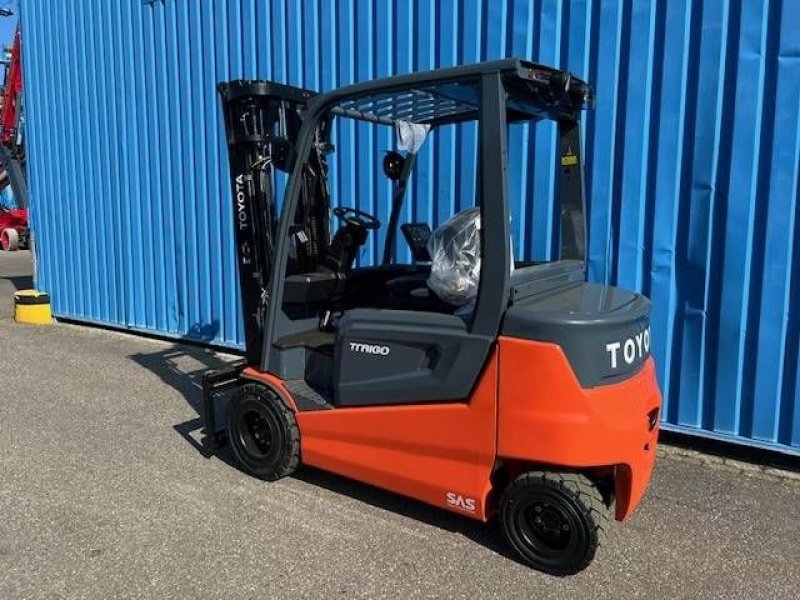 Frontstapler des Typs Toyota Traigo 80, Neumaschine in Sittard (Bild 2)