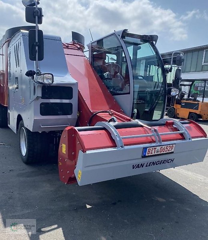 Futtermischwagen van het type BVL Selbstfahrer Futtermischwagen V-MIX Drive Maximus Plus 15-1S 2.0, Vorführmaschine in Rittersdorf (Foto 12)