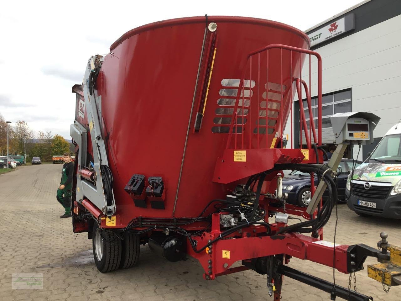 Futtermischwagen van het type BVL V-Mix Fill Plus 13-15, Gebrauchtmaschine in Hess.Oldendorf (Foto 3)