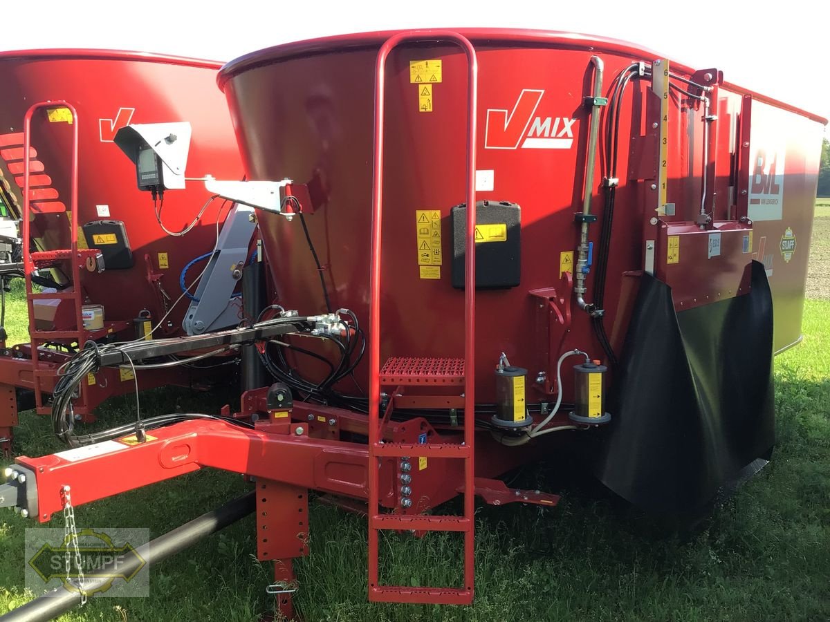 Futtermischwagen van het type BVL V-Mix Plus 15N2S, Neumaschine in Grafenstein (Foto 1)