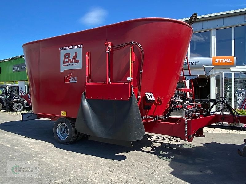 Futtermischwagen tip BVL V-Mix Plus 24-2S 2-Schnecken-Futtermischwagen Vorführer, Vorführmaschine in Rittersdorf (Poză 1)