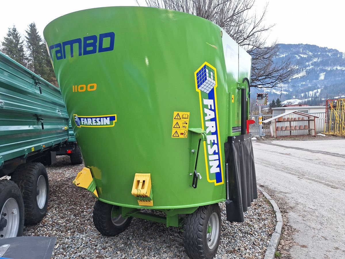 Futtermischwagen van het type Faresin Rambo 1100 Vertikalmischwagen, Neumaschine in Burgkirchen (Foto 5)