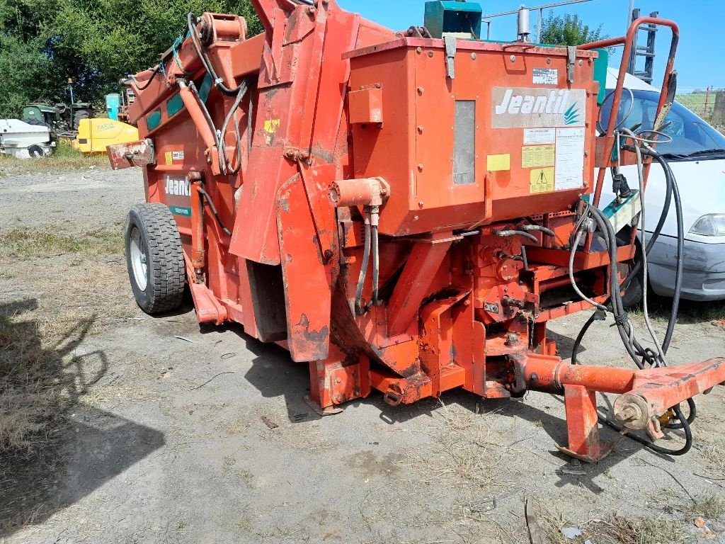 Futtermischwagen tip Jeantil DP 5800 RE, Gebrauchtmaschine in LE PALLET (Poză 2)