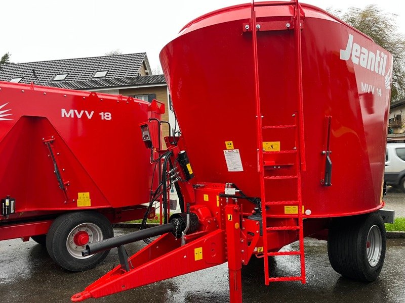 Futtermischwagen van het type Jeantil MVV 14 D, Neumaschine in Courtedoux (Foto 1)