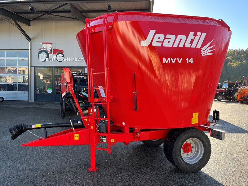 Futtermischwagen van het type Jeantil MVV 14 D, Neumaschine in Courtedoux (Foto 1)