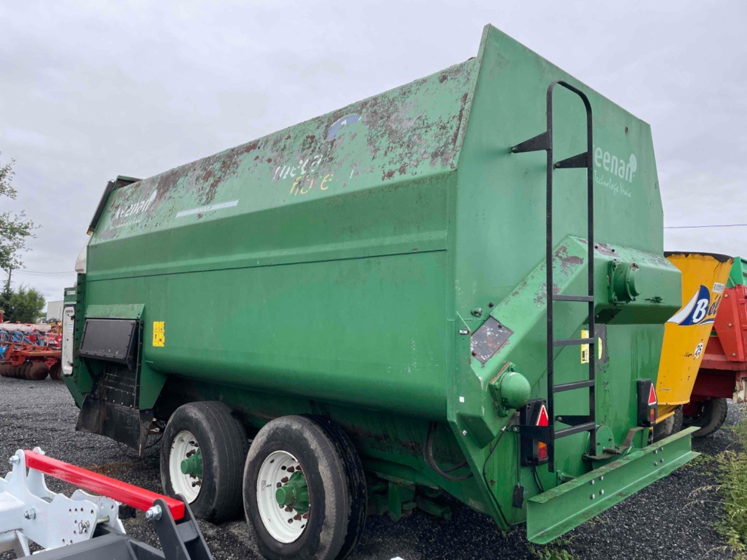 Futtermischwagen van het type Keenan Mélangeuse MECAFIBRE 400 Keenan, Gebrauchtmaschine in LA SOUTERRAINE (Foto 4)