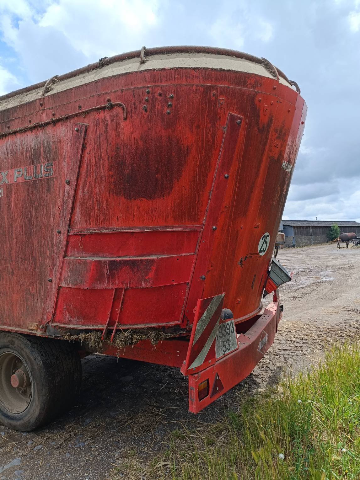 Futtermischwagen типа Kuhn 2370, Gebrauchtmaschine в Noyen sur Sarthe (Фотография 4)