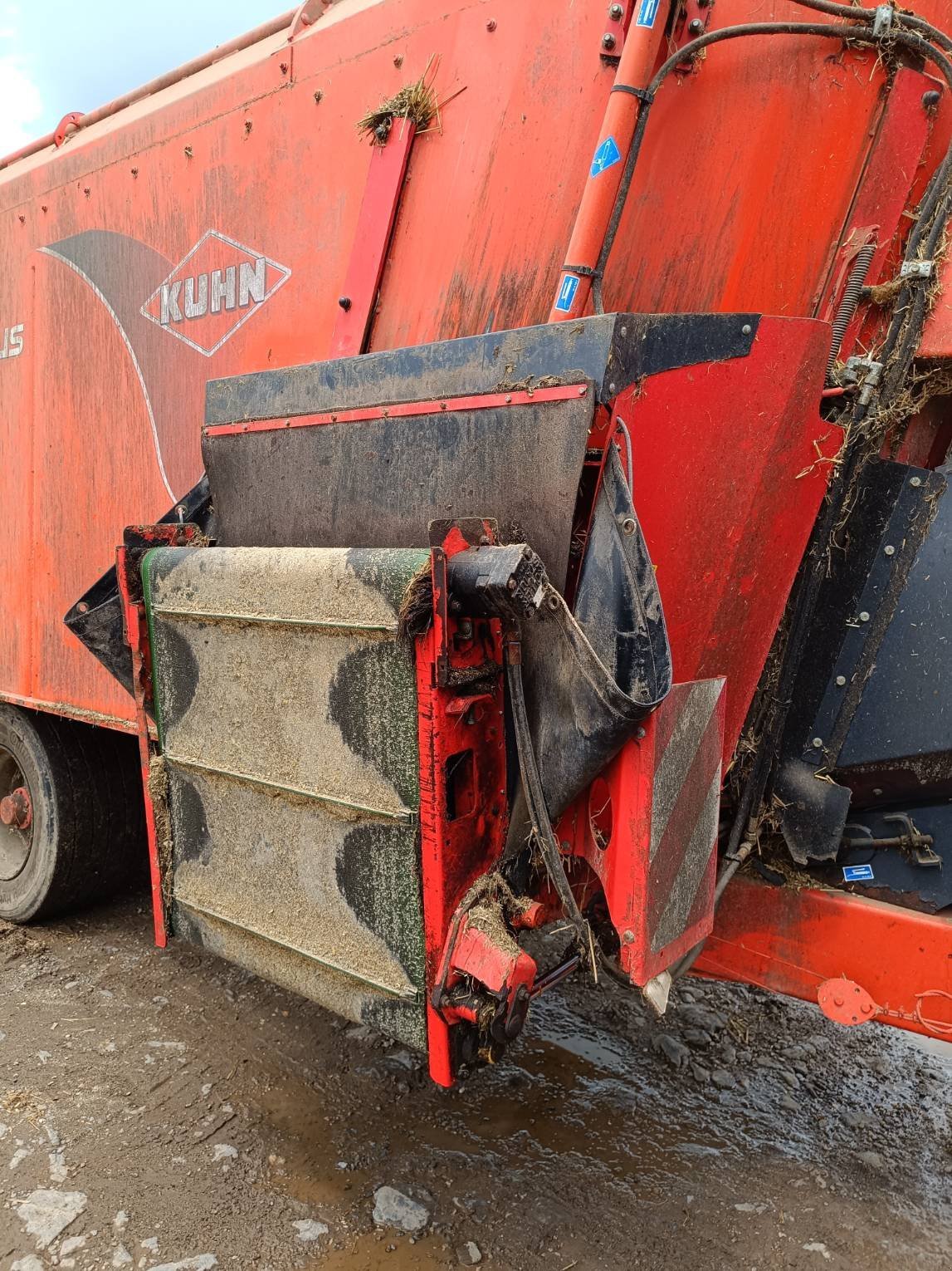 Futtermischwagen del tipo Kuhn 2370, Gebrauchtmaschine en Noyen sur Sarthe (Imagen 5)