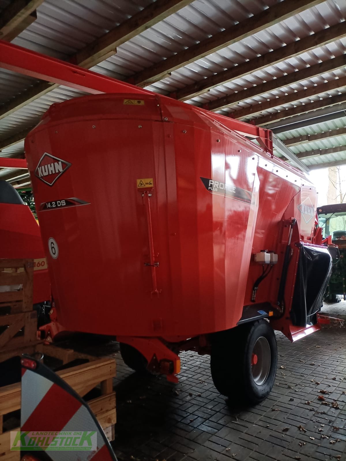 Futtermischwagen van het type Kuhn Profile Plus 14.2, Neumaschine in Tann (Foto 4)