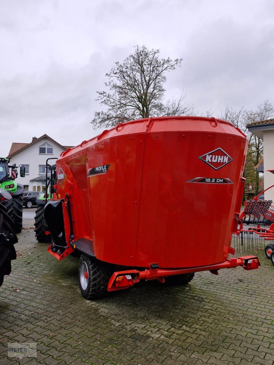 Futtermischwagen van het type Kuhn Profile Plus 18.2 DM, Neumaschine in Delbrück (Foto 2)