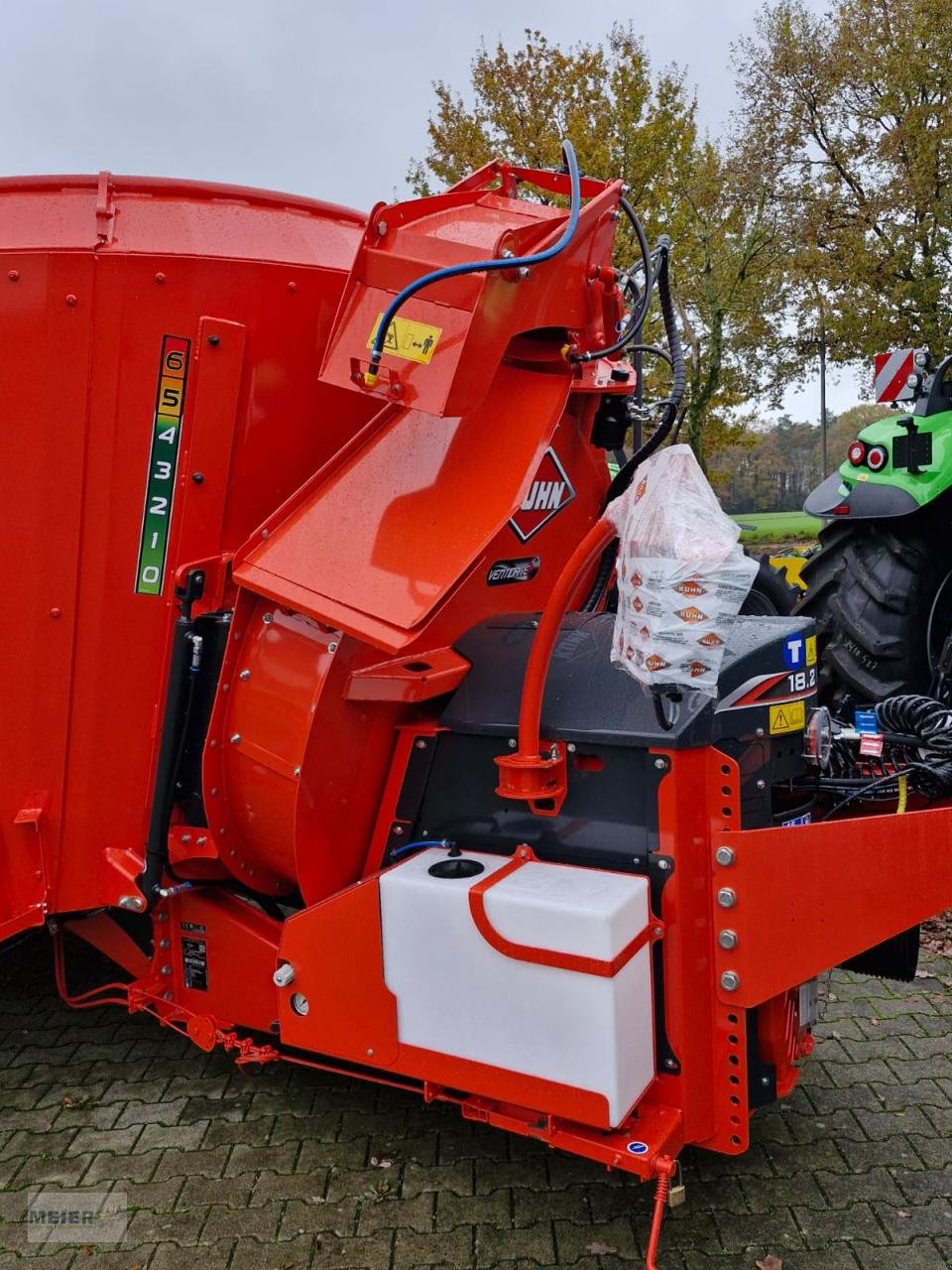 Futtermischwagen van het type Kuhn Profile Plus 18.2 DM, Neumaschine in Delbrück (Foto 5)