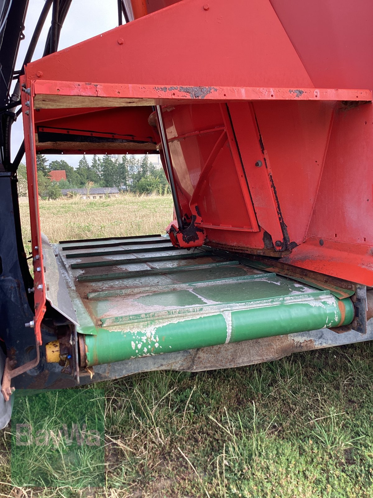 Futtermischwagen del tipo Kuhn SPV 14 Selbstfahrfuttermischwagen, Gebrauchtmaschine In Dinkelsbühl (Immagine 11)