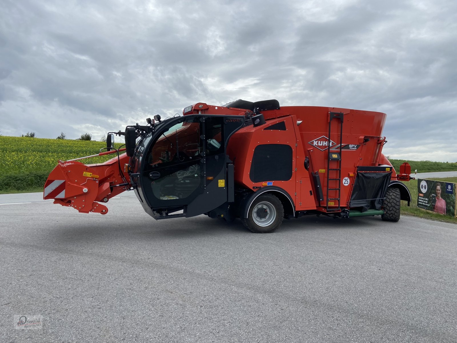 Futtermischwagen Türe ait Kuhn SPV 14, Neumaschine içinde Iggensbach (resim 12)