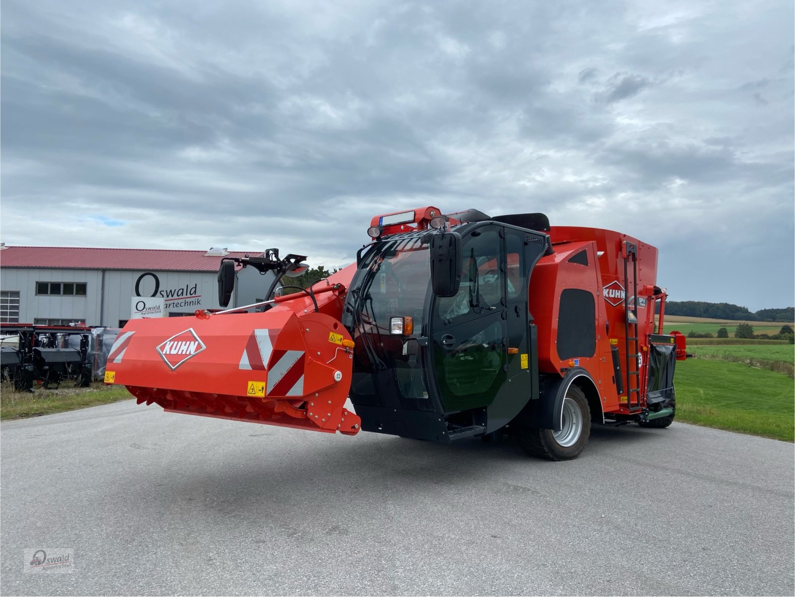 Futtermischwagen van het type Kuhn SPV 14, Neumaschine in Iggensbach (Foto 15)