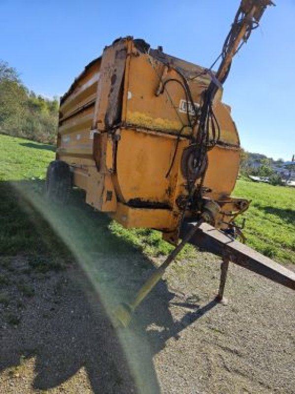 Futtermischwagen van het type Lucas POLIPAILLE, Gebrauchtmaschine in Belleville sur Meuse (Foto 1)