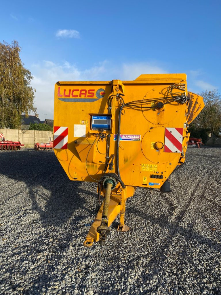 Futtermischwagen Türe ait Lucas Qualimix + PRO 200 (Fond et Vis neuf), Gebrauchtmaschine içinde Dol-de-Bretagne (resim 5)