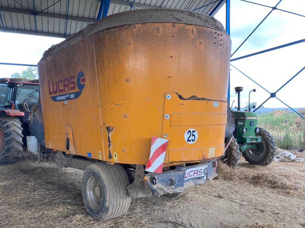 Futtermischwagen typu Lucas SPIRMIX JET 180, Gebrauchtmaschine w BELLAC (Zdjęcie 4)