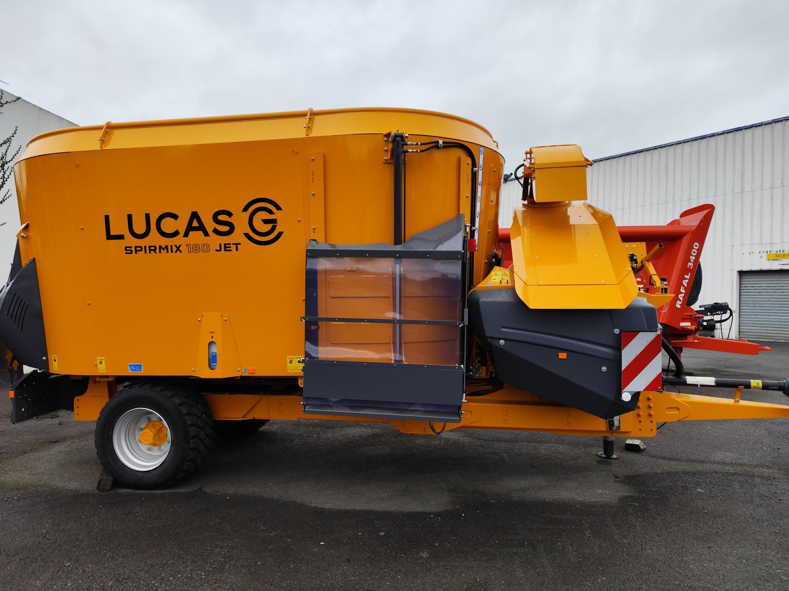 Futtermischwagen typu Lucas SPIRMIX JET 180, Gebrauchtmaschine w TREMEUR (Zdjęcie 2)