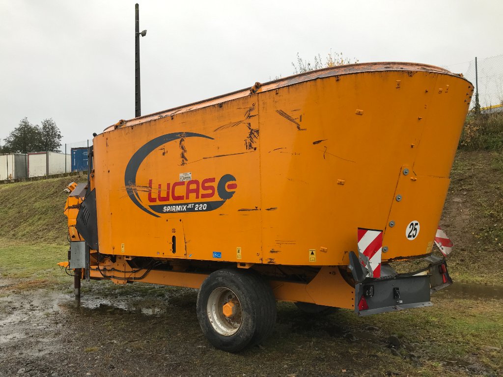 Futtermischwagen Türe ait Lucas SPIRMIX JET 220, Gebrauchtmaschine içinde UZERCHE (resim 4)