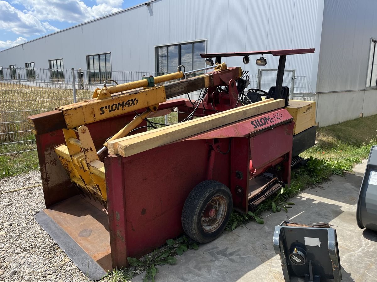 Futtermischwagen типа Siloking Selbstfahrer Silomax mit Entnahme & Verteilung, Gebrauchtmaschine в Burgkirchen (Фотография 1)