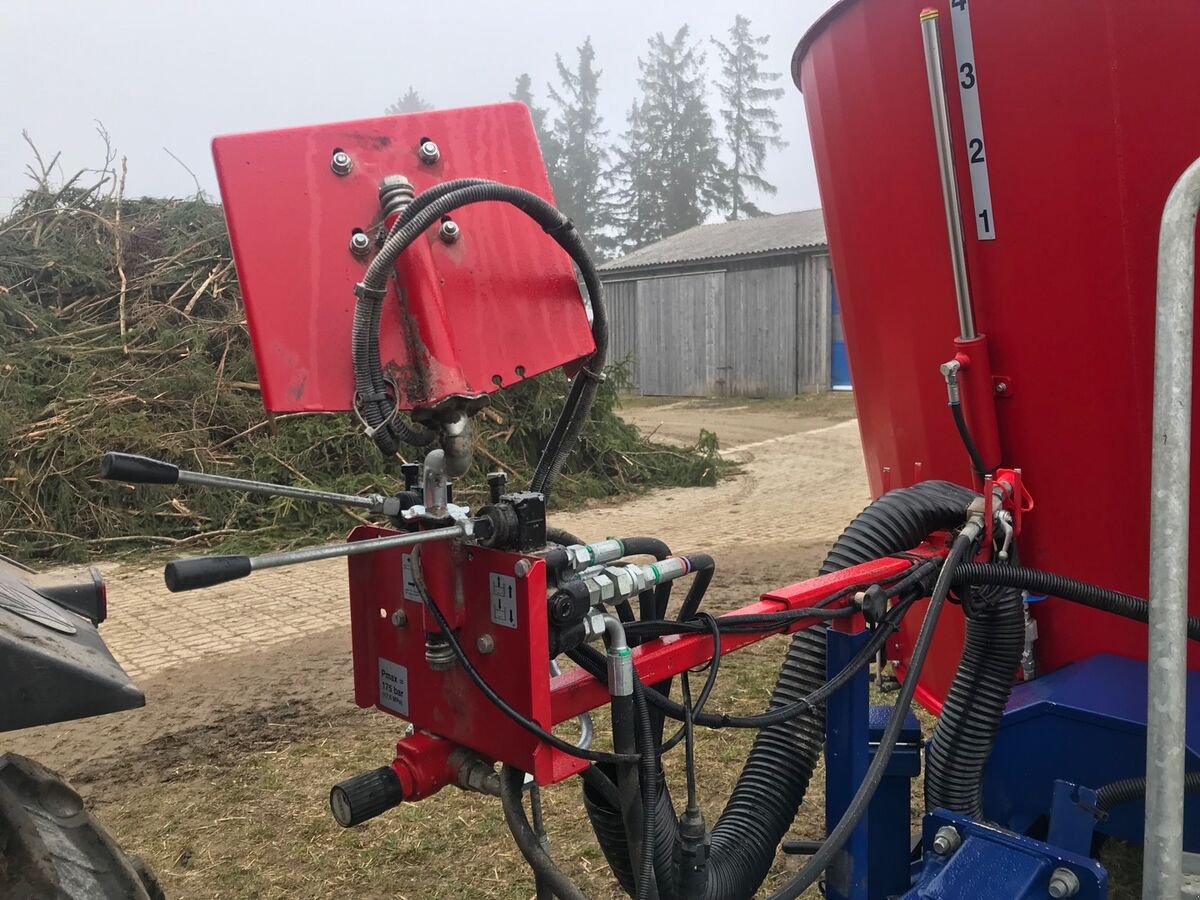 Futtermischwagen van het type Siloking TrailedLine Compact 8, Gebrauchtmaschine in Zwettl (Foto 10)