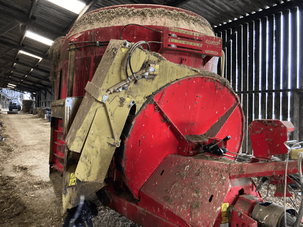 Futtermischwagen Türe ait Sonstige GYRAMIX, Gebrauchtmaschine içinde ISIGNY-LE-BUAT (resim 7)