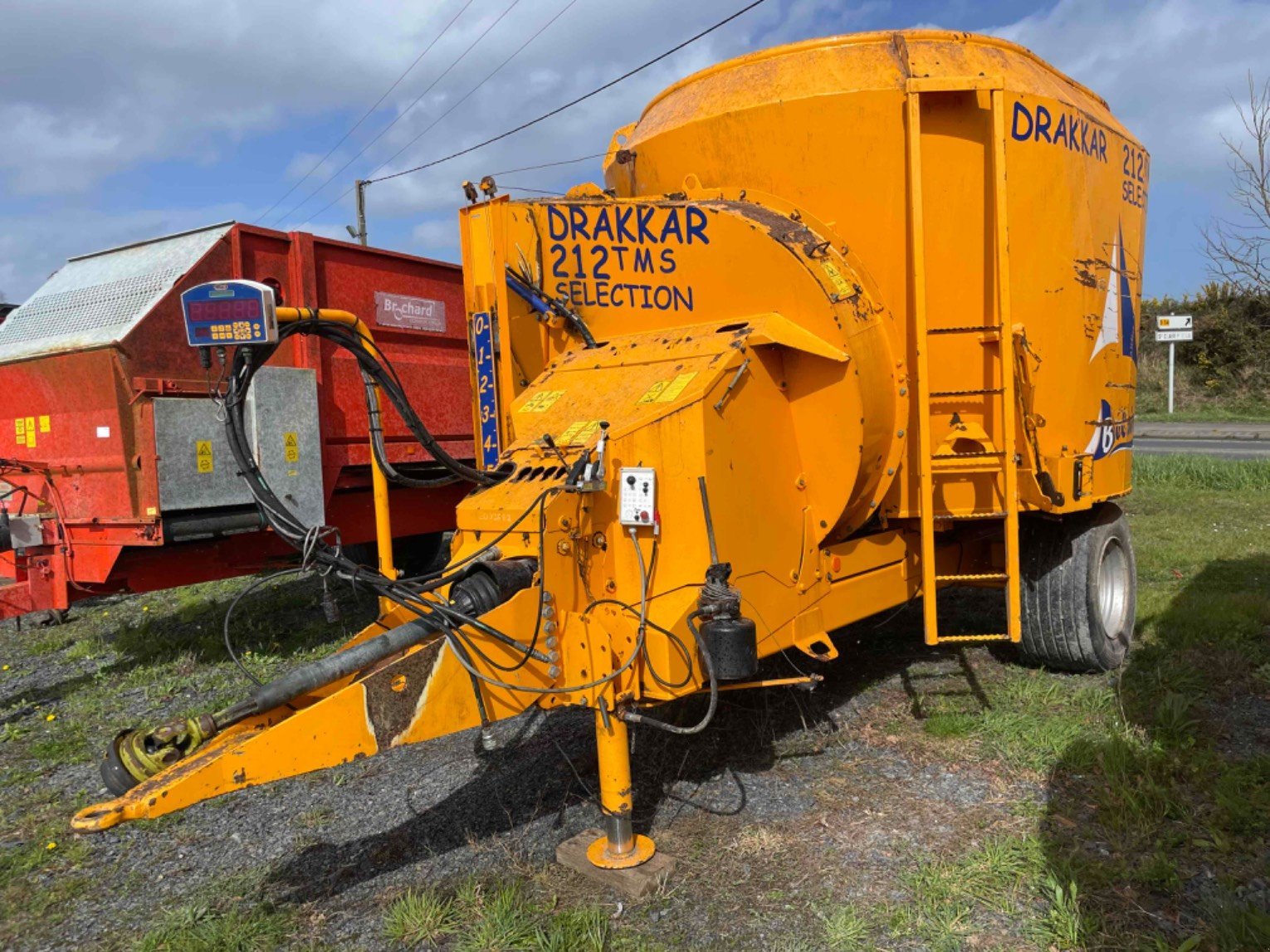 Futtermischwagen типа Sonstige Mélangeuse DRAKKAR212 TMS Belair, Gebrauchtmaschine в SAINT CLAIR SUR ELLE (Фотография 3)