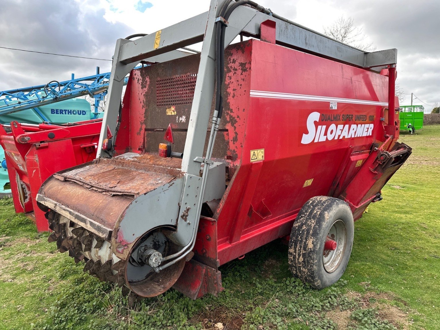 Futtermischwagen typu Sonstige Mélangeuse DUALMIX Silofarmer, Gebrauchtmaschine v LA SOUTERRAINE (Obrázek 2)